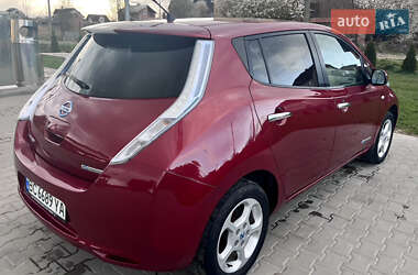 Хэтчбек Nissan Leaf 2012 в 
