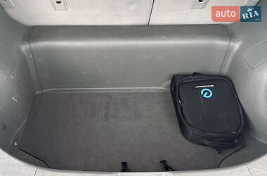 Хэтчбек Nissan Leaf 2012 в 
