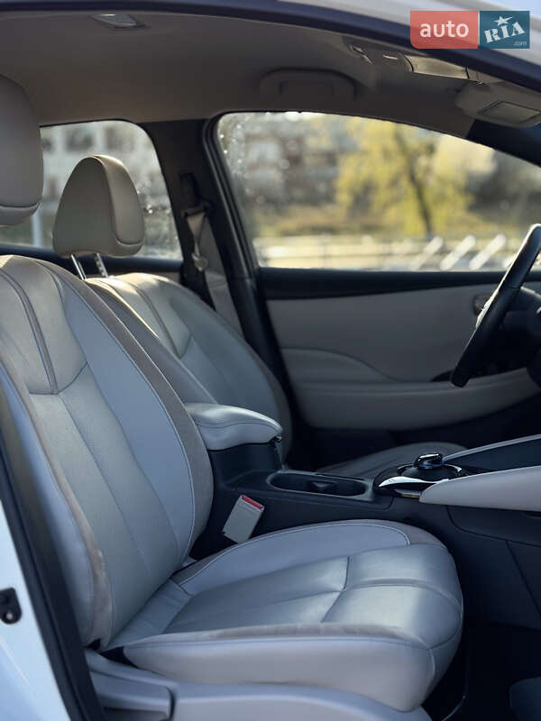 Хэтчбек Nissan Leaf 2020 в Ковеле