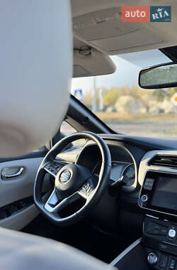 Хэтчбек Nissan Leaf 2020 в 