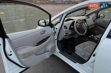 Хетчбек Nissan Leaf 2011 в 
