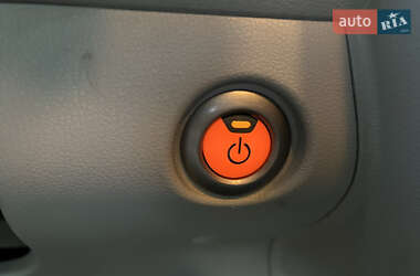 Хетчбек Nissan Leaf 2011 в 