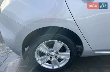 Хэтчбек Nissan Leaf 2017 в 