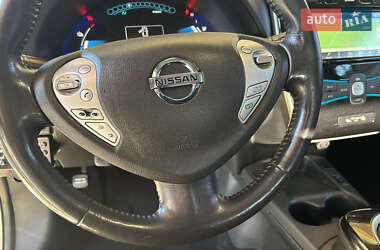 Хэтчбек Nissan Leaf 2017 в 
