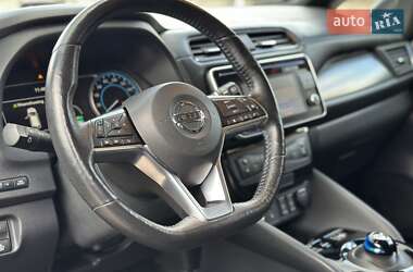 Хэтчбек Nissan Leaf 2018 в 