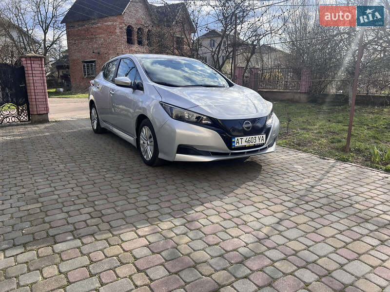 Хэтчбек Nissan Leaf 2023 в Калуше