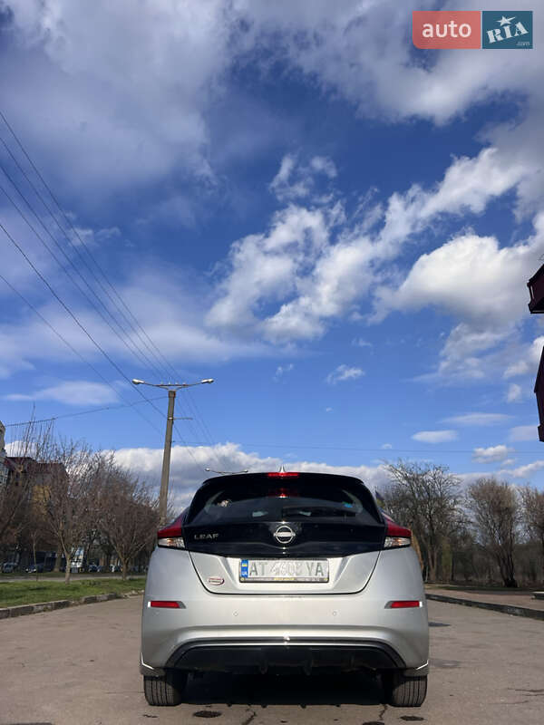 Хэтчбек Nissan Leaf 2023 в Калуше