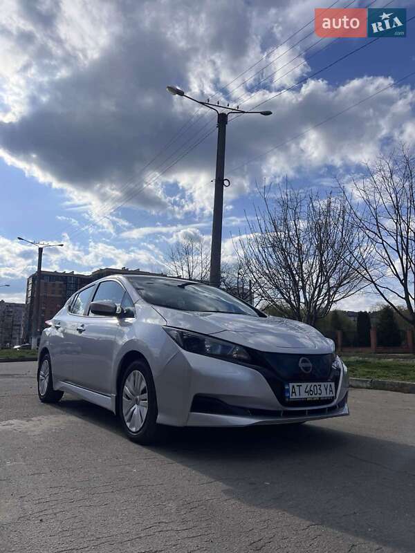 Хэтчбек Nissan Leaf 2023 в Калуше