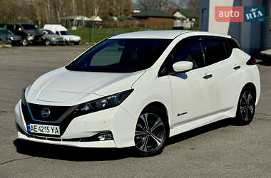 Хетчбек Nissan Leaf 2019 в 