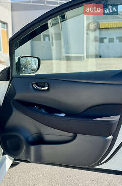 Хетчбек Nissan Leaf 2019 в 