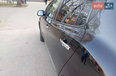 Хэтчбек Nissan Leaf 2014 в 