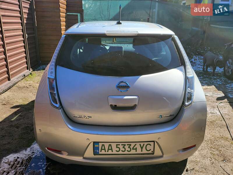 Хэтчбек Nissan Leaf 2013 в Киеве