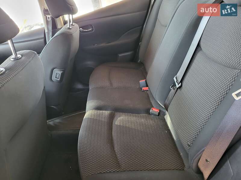 Хэтчбек Nissan Leaf 2013 в Киеве