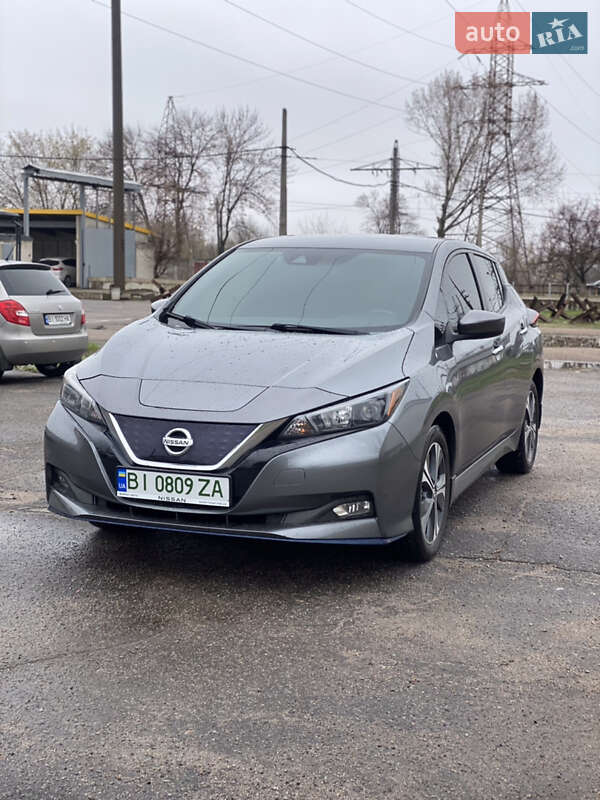 Хэтчбек Nissan Leaf 2021 в 