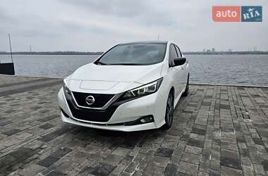 Хэтчбек Nissan Leaf 2018 в 