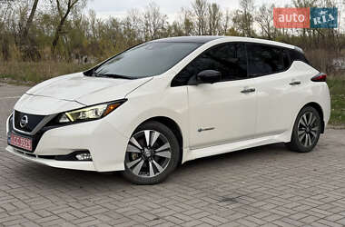Хэтчбек Nissan Leaf 2019 в 
