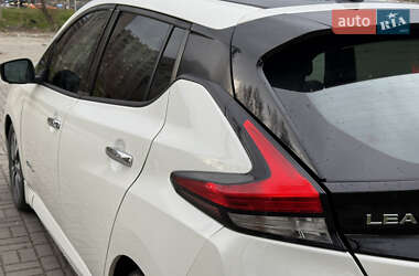 Хэтчбек Nissan Leaf 2019 в 