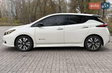Хэтчбек Nissan Leaf 2019 в 