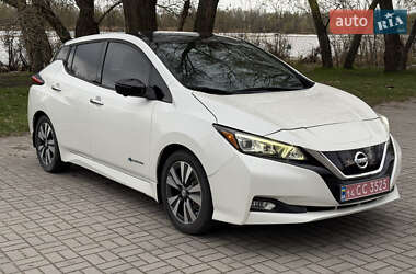 Хэтчбек Nissan Leaf 2019 в 