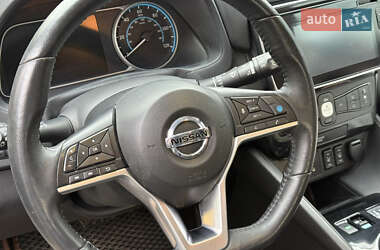 Хэтчбек Nissan Leaf 2019 в 