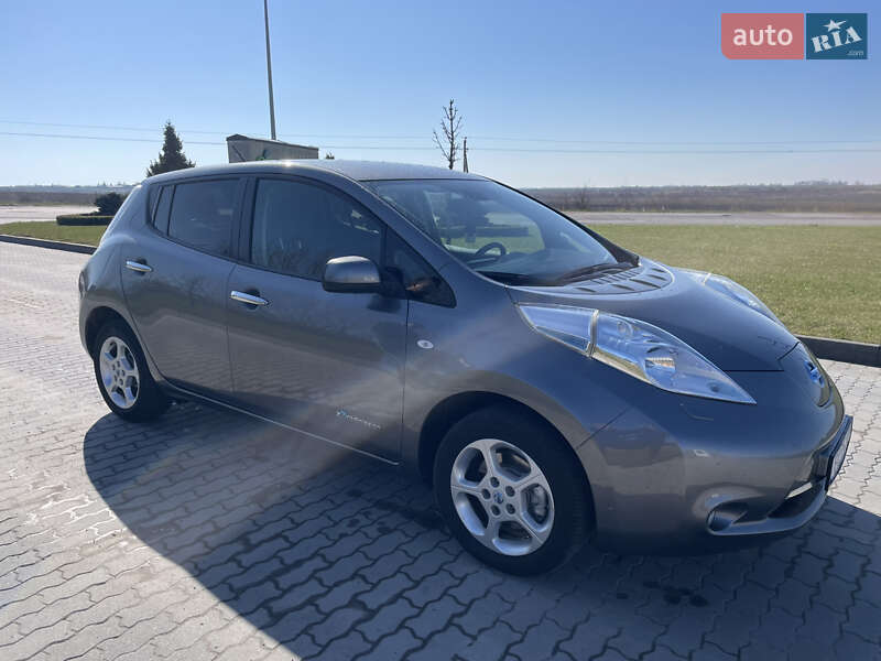Хэтчбек Nissan Leaf 2014 в Львове