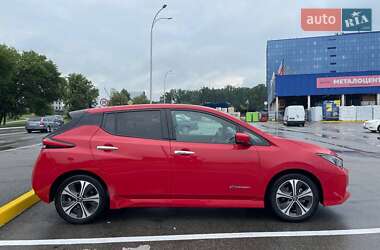 Хетчбек Nissan Leaf 2019 в 