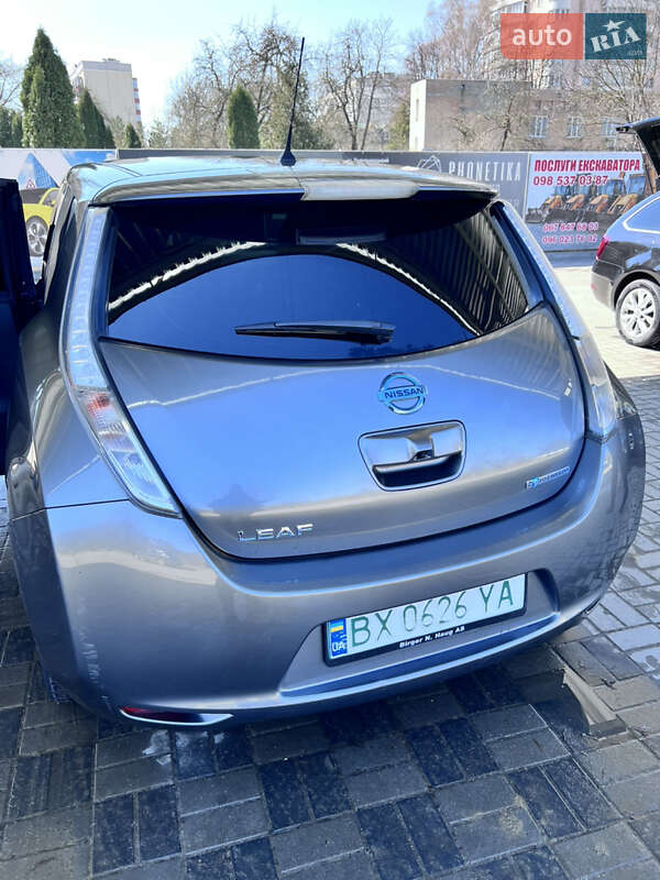 Хэтчбек Nissan Leaf 2017 в Хмельницком