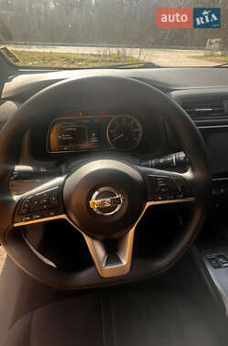 Хэтчбек Nissan Leaf 2020 в 