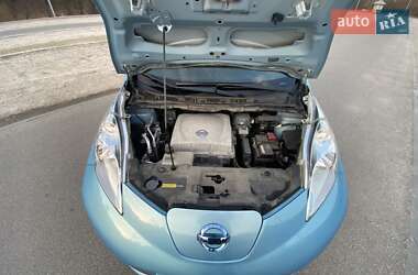 Хэтчбек Nissan Leaf 2014 в 
