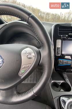 Хэтчбек Nissan Leaf 2014 в 