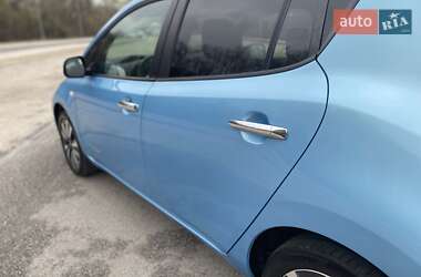 Хэтчбек Nissan Leaf 2014 в 