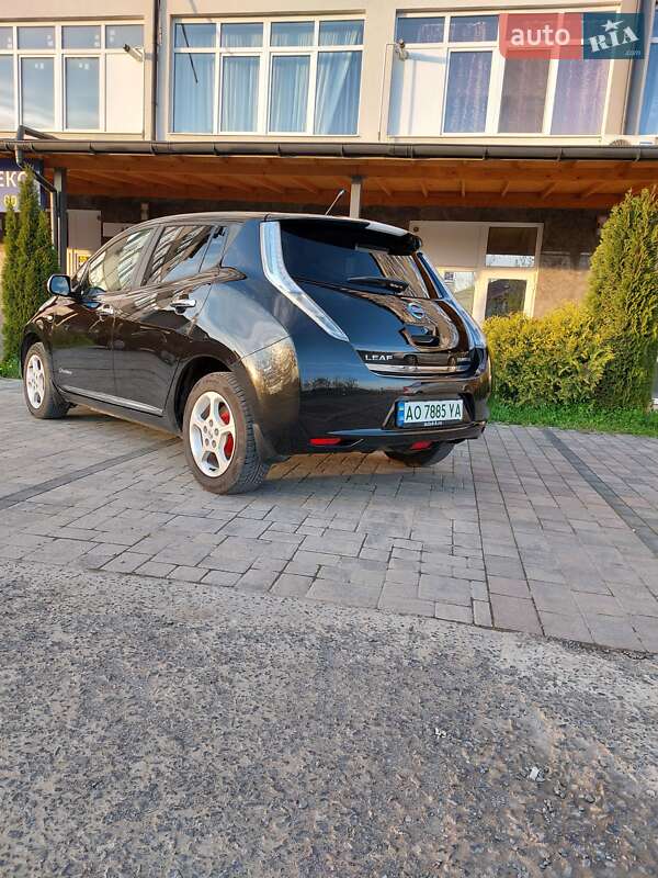 Хэтчбек Nissan Leaf 2013 в Ужгороде