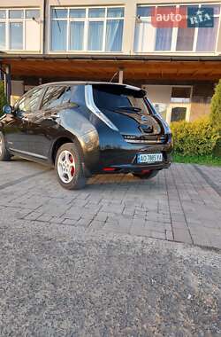 Хэтчбек Nissan Leaf 2013 в 