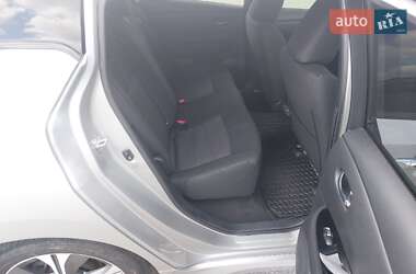 Хэтчбек Nissan Leaf 2021 в 