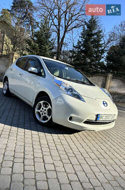 Хэтчбек Nissan Leaf 2012 в 