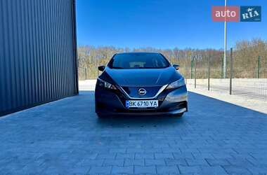Хетчбек Nissan Leaf 2021 в 