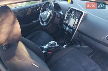 Хэтчбек Nissan Leaf 2015 в 
