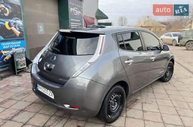 Хэтчбек Nissan Leaf 2014 в 