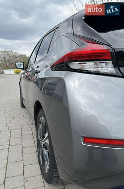 Хетчбек Nissan Leaf 2019 в 