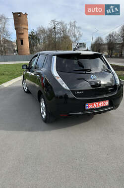 Хэтчбек Nissan Leaf 2014 в 