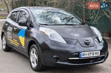 Хэтчбек Nissan Leaf 2013 в 