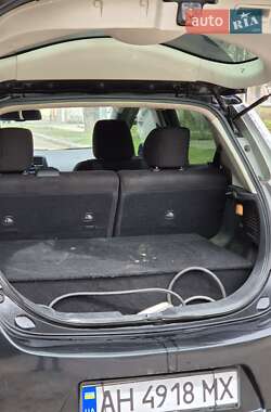 Хэтчбек Nissan Leaf 2013 в 