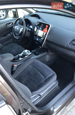 Хэтчбек Nissan Leaf 2015 в 