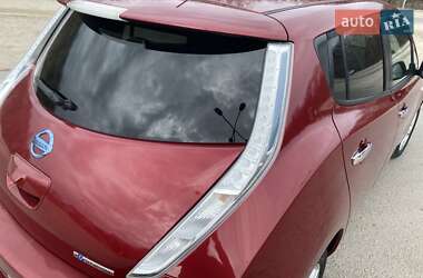 Хетчбек Nissan Leaf 2015 в 