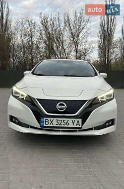 Хэтчбек Nissan Leaf 2019 в 