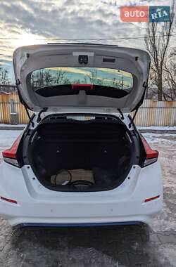 Хэтчбек Nissan Leaf 2021 в 