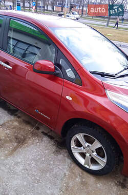 Хетчбек Nissan Leaf 2011 в 