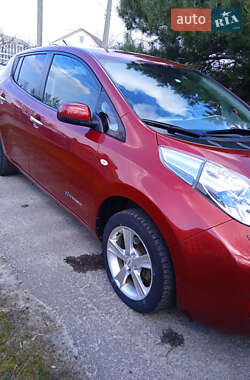 Хетчбек Nissan Leaf 2011 в 