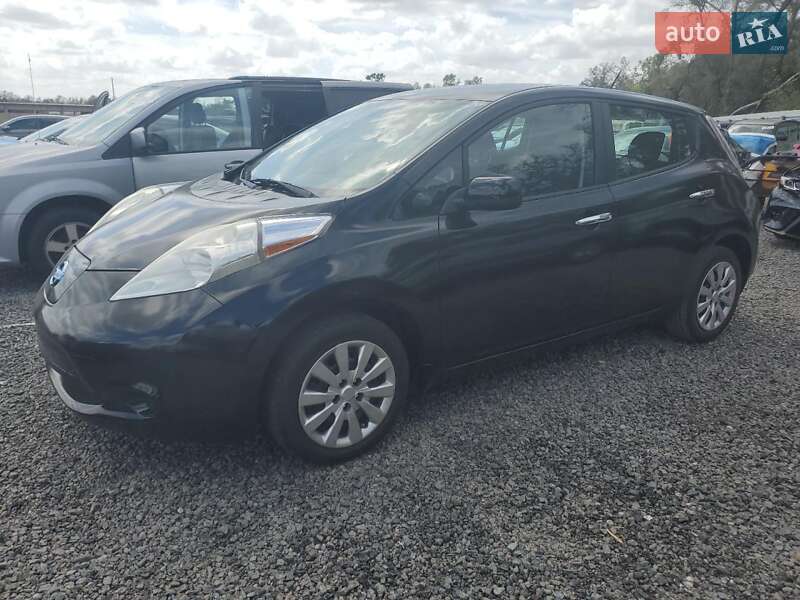 Хетчбек Nissan Leaf 2015 в 