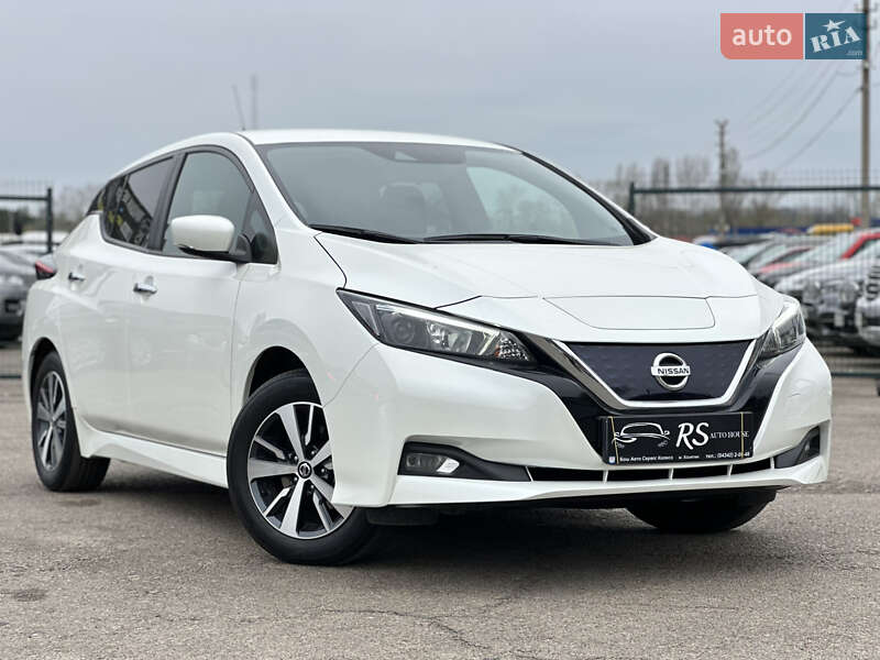 Хэтчбек Nissan Leaf 2021 в 